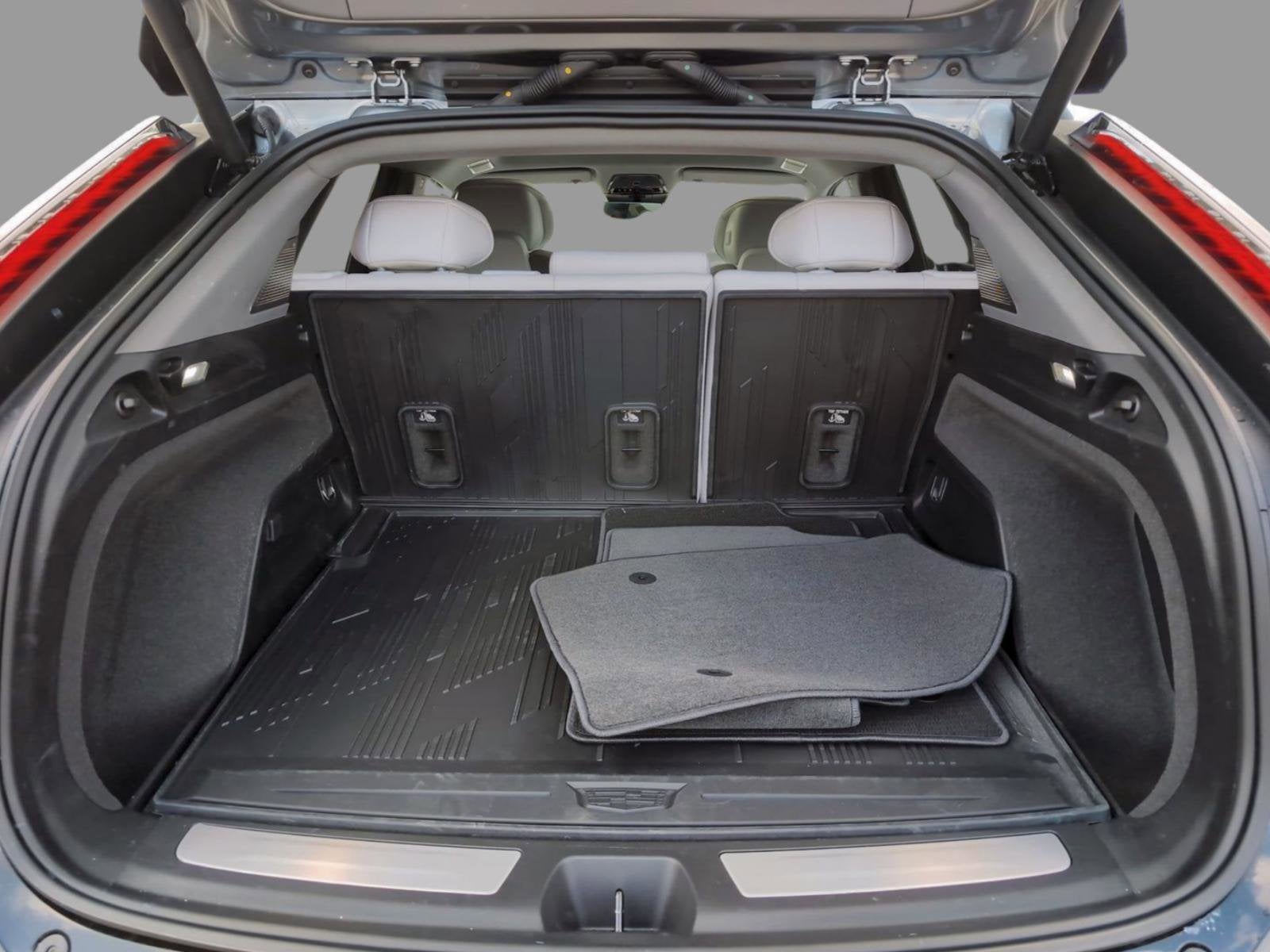 2025 Cadillac OPTIQ Luxury 1