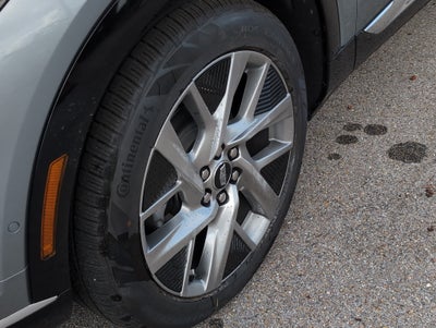 2025 Cadillac OPTIQ Luxury 1