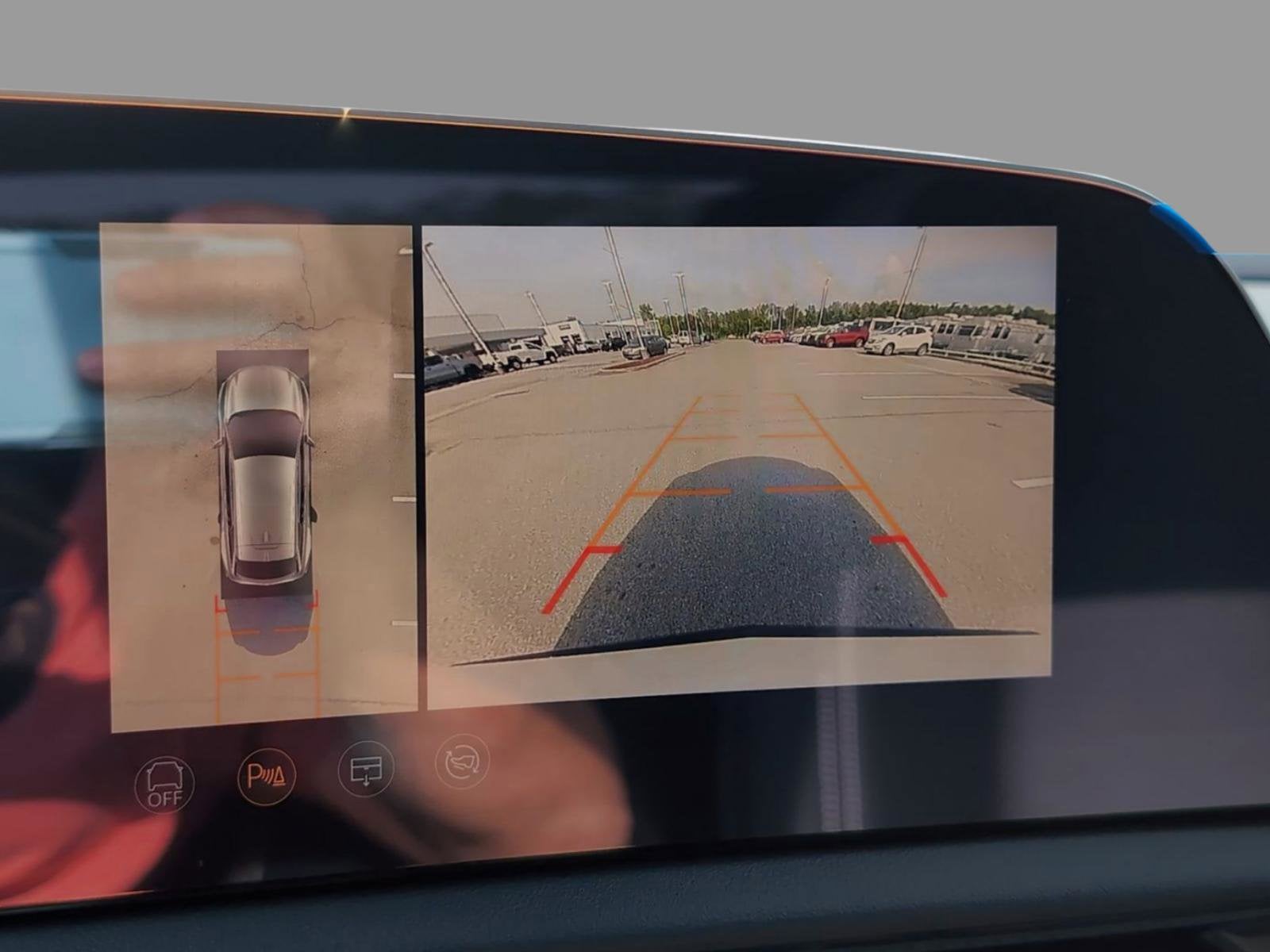 2025 Cadillac OPTIQ Luxury 1