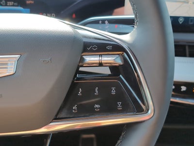 2025 Cadillac OPTIQ Luxury 1