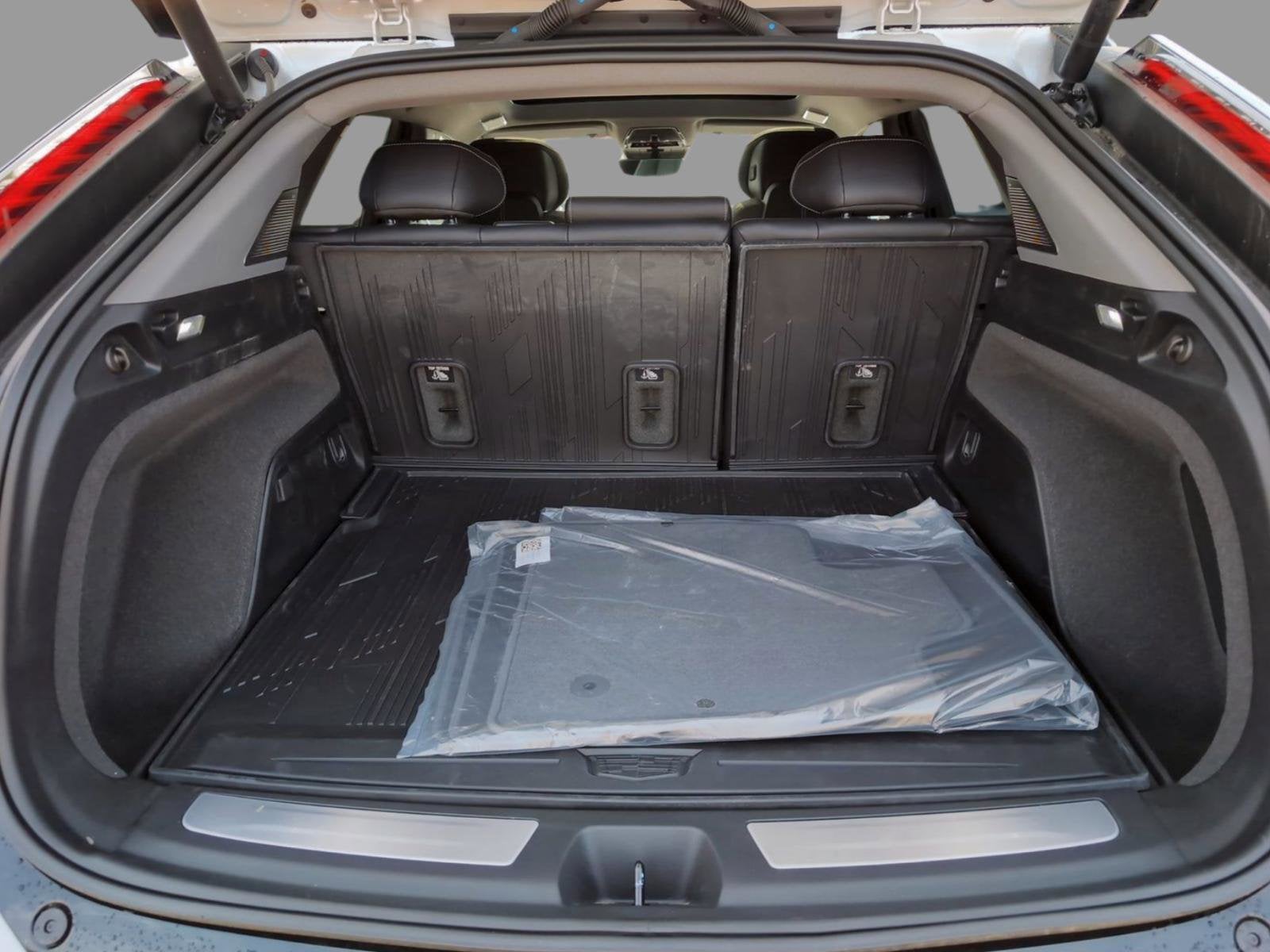 2025 Cadillac OPTIQ Luxury 1