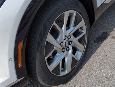 2025 Cadillac OPTIQ Luxury 1