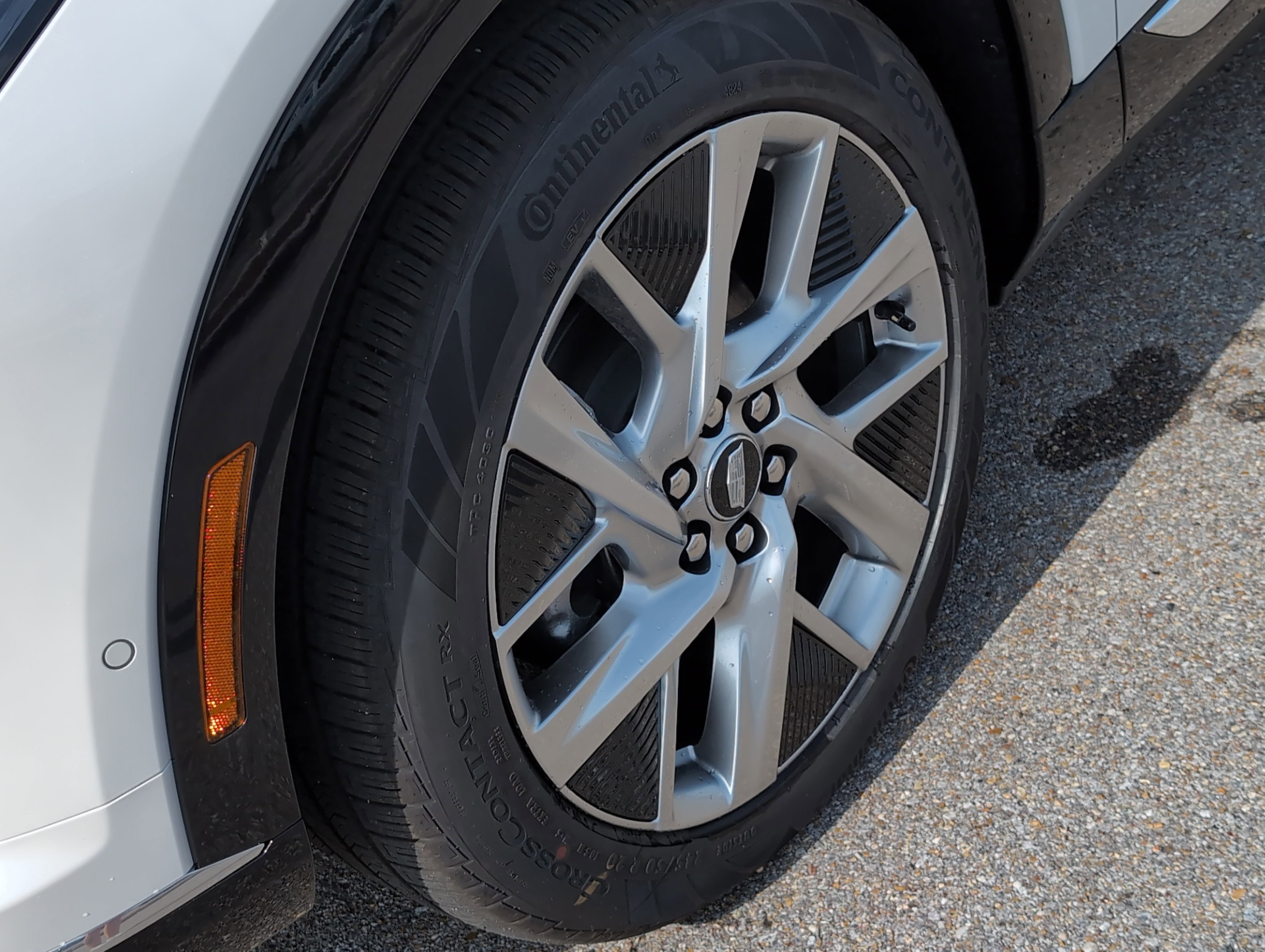 2025 Cadillac OPTIQ Luxury 1