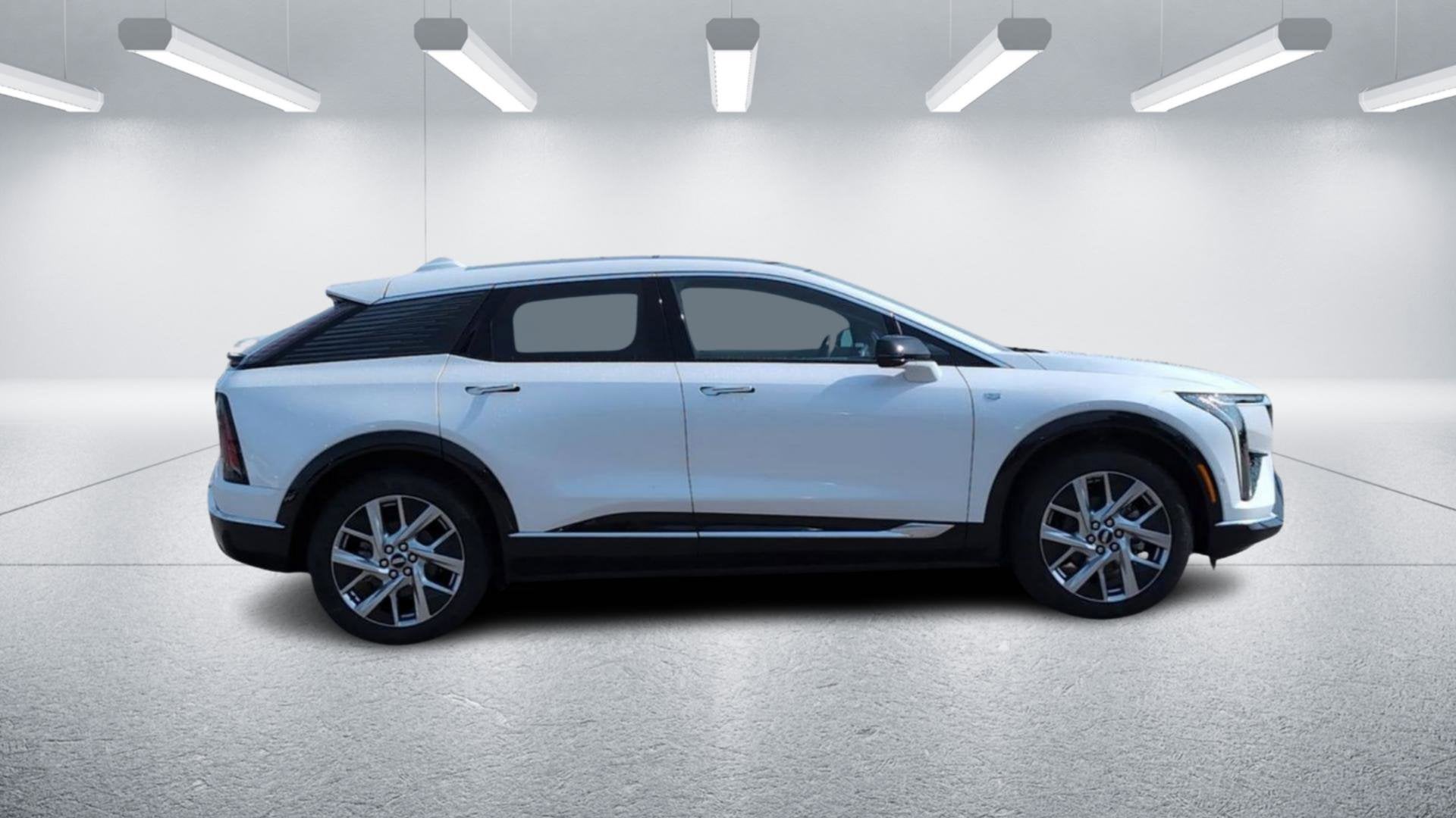 2025 Cadillac OPTIQ Luxury 1