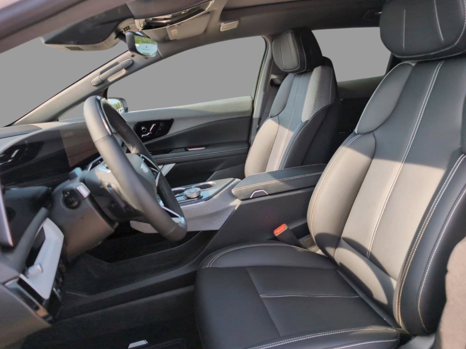 2025 Cadillac OPTIQ Luxury 1