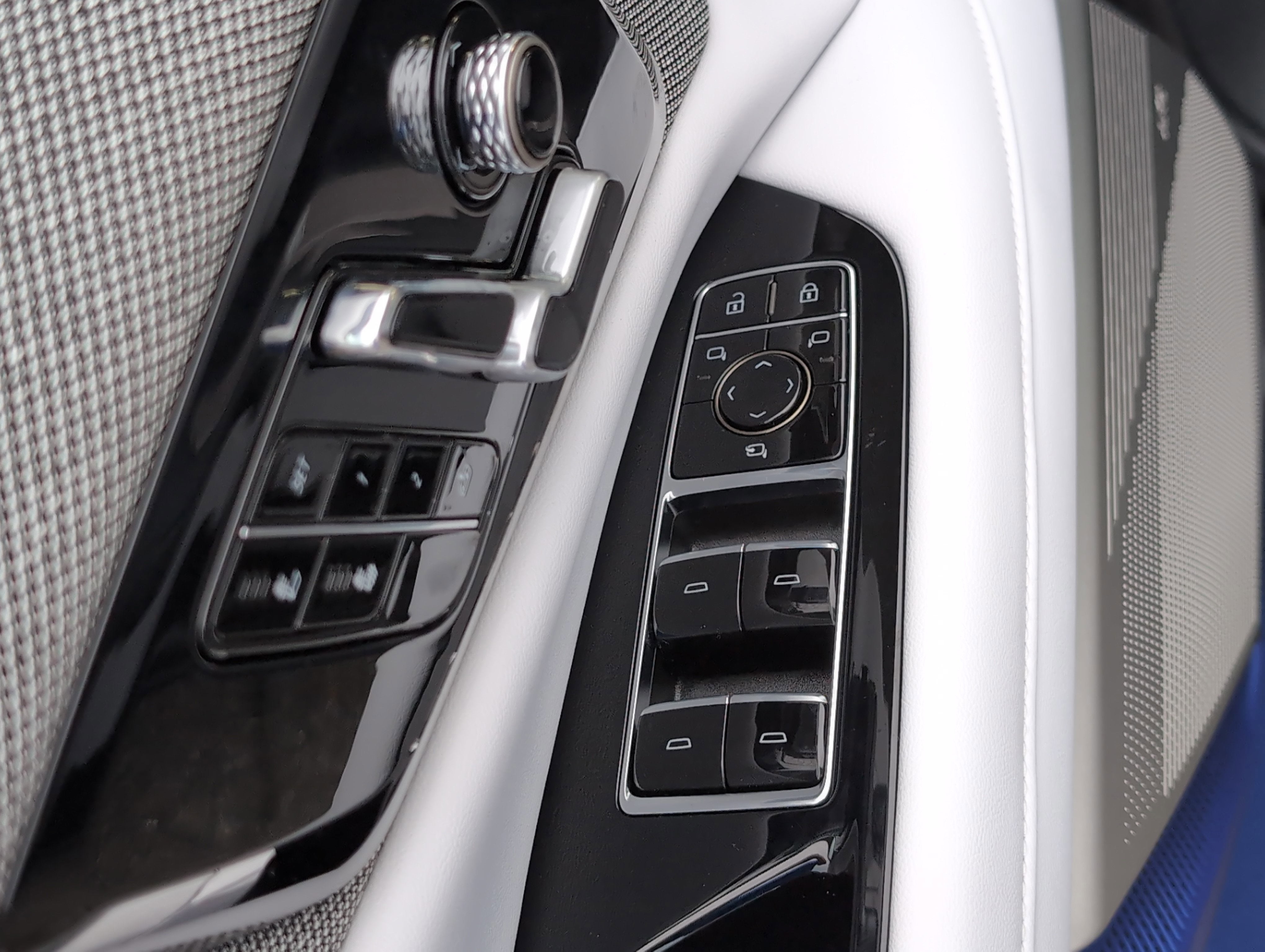 2025 Cadillac OPTIQ Sport 1