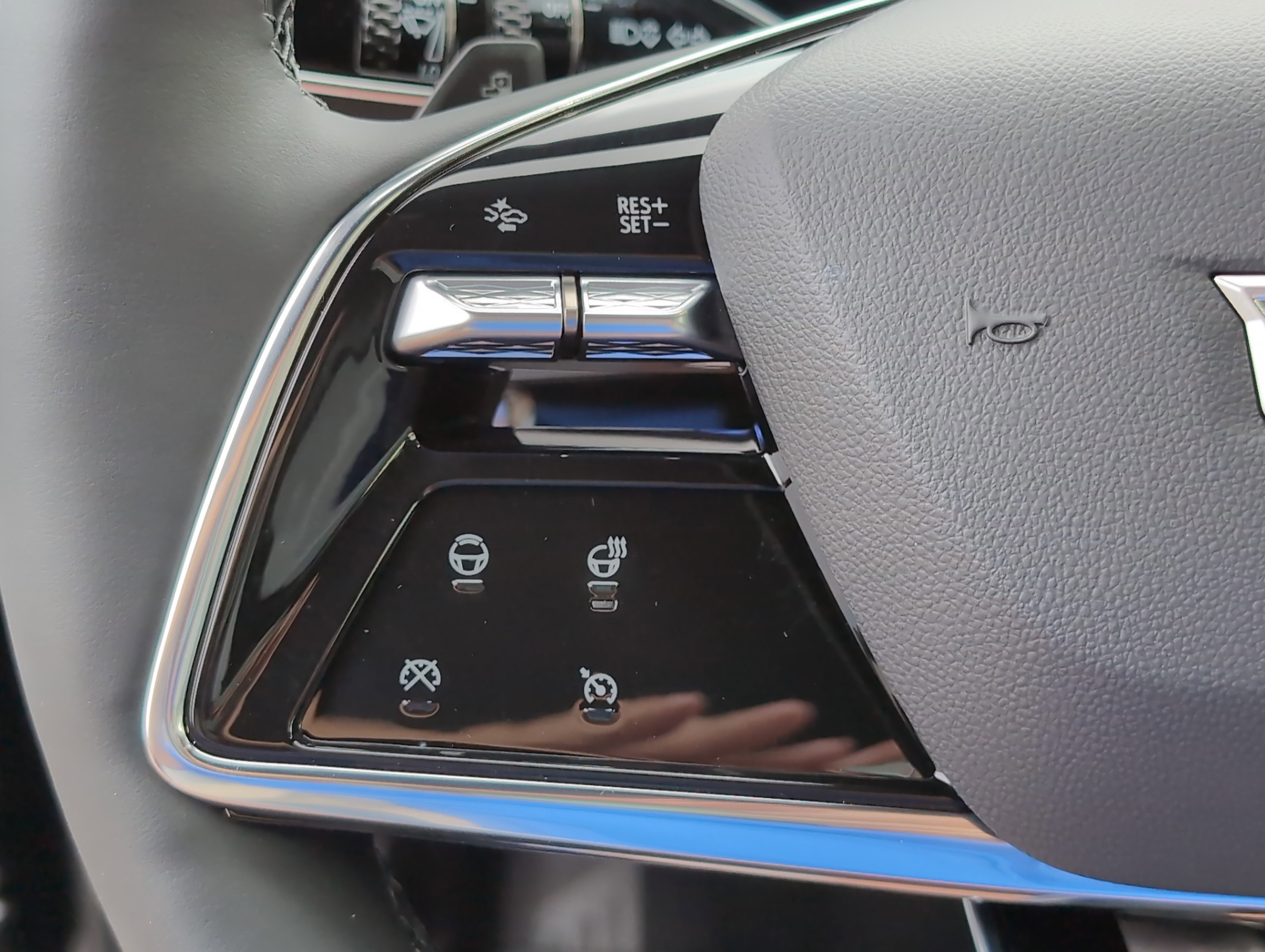 2025 Cadillac OPTIQ Sport 1