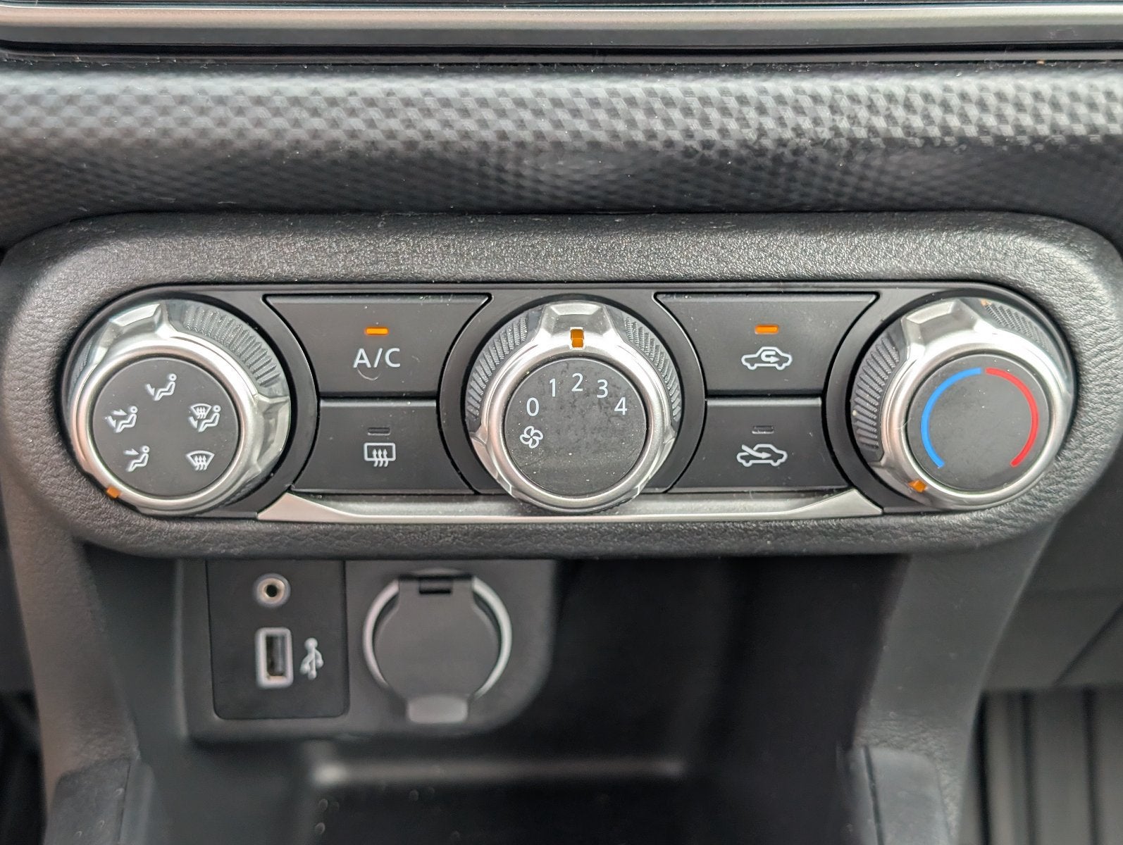 2024 Nissan Kicks S Xtronic CVT