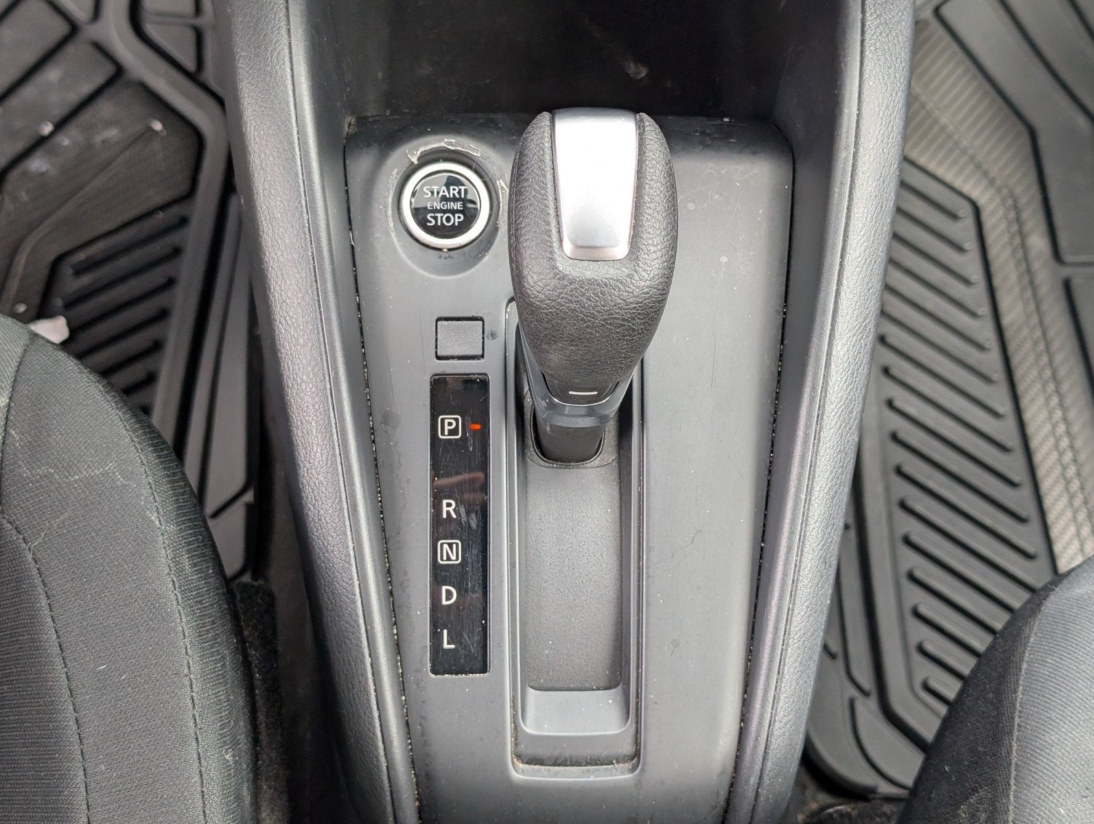 2024 Nissan Kicks S Xtronic CVT