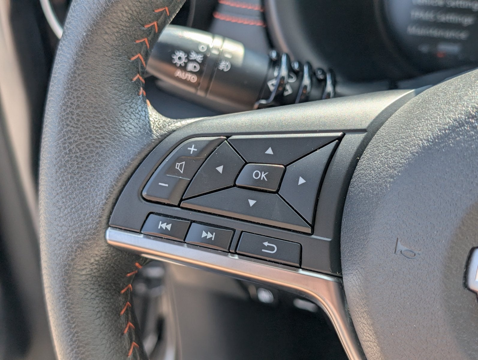 2023 Nissan Kicks SR Xtronic CVT