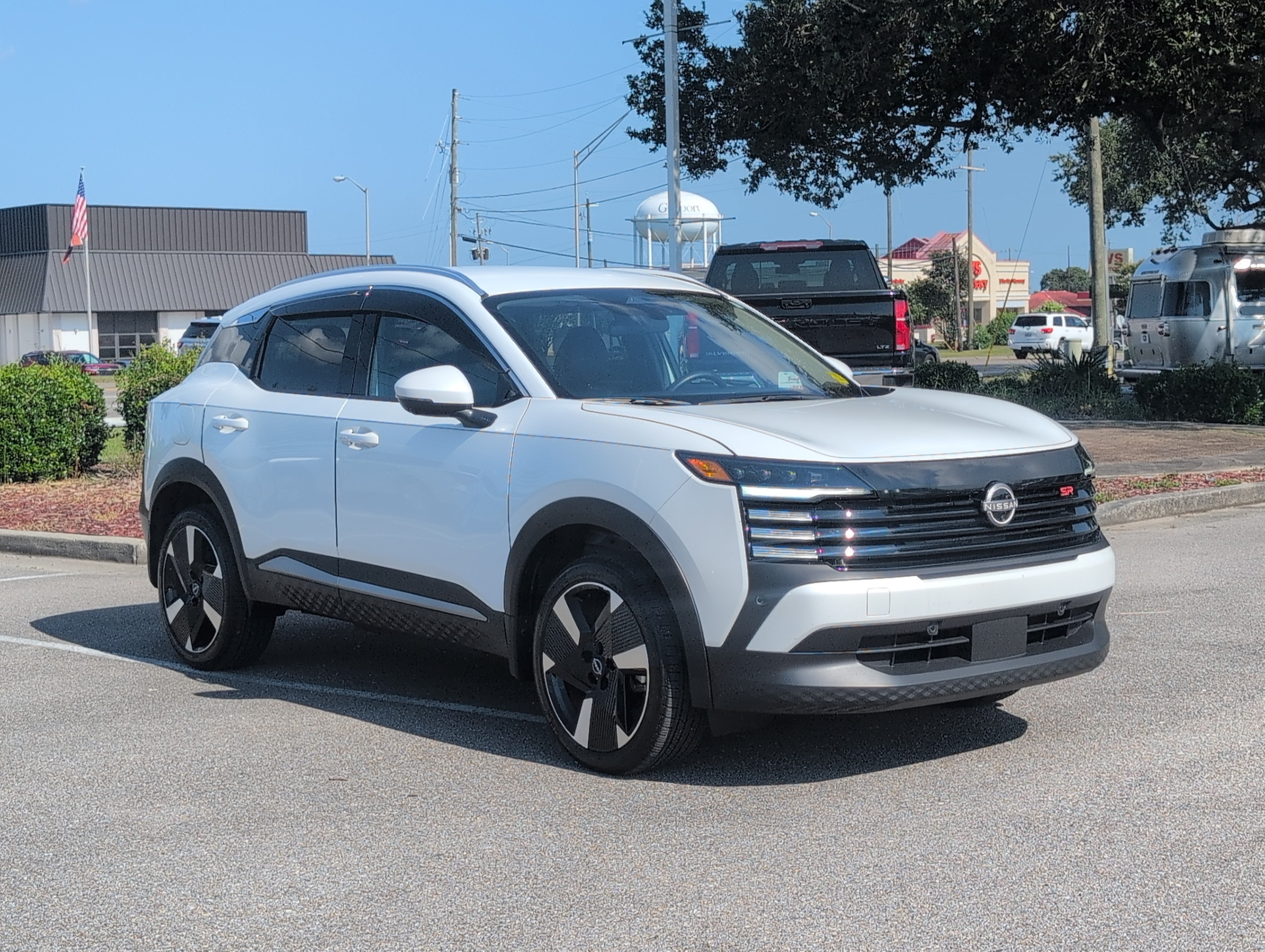 2025 Nissan Kicks SR FWD