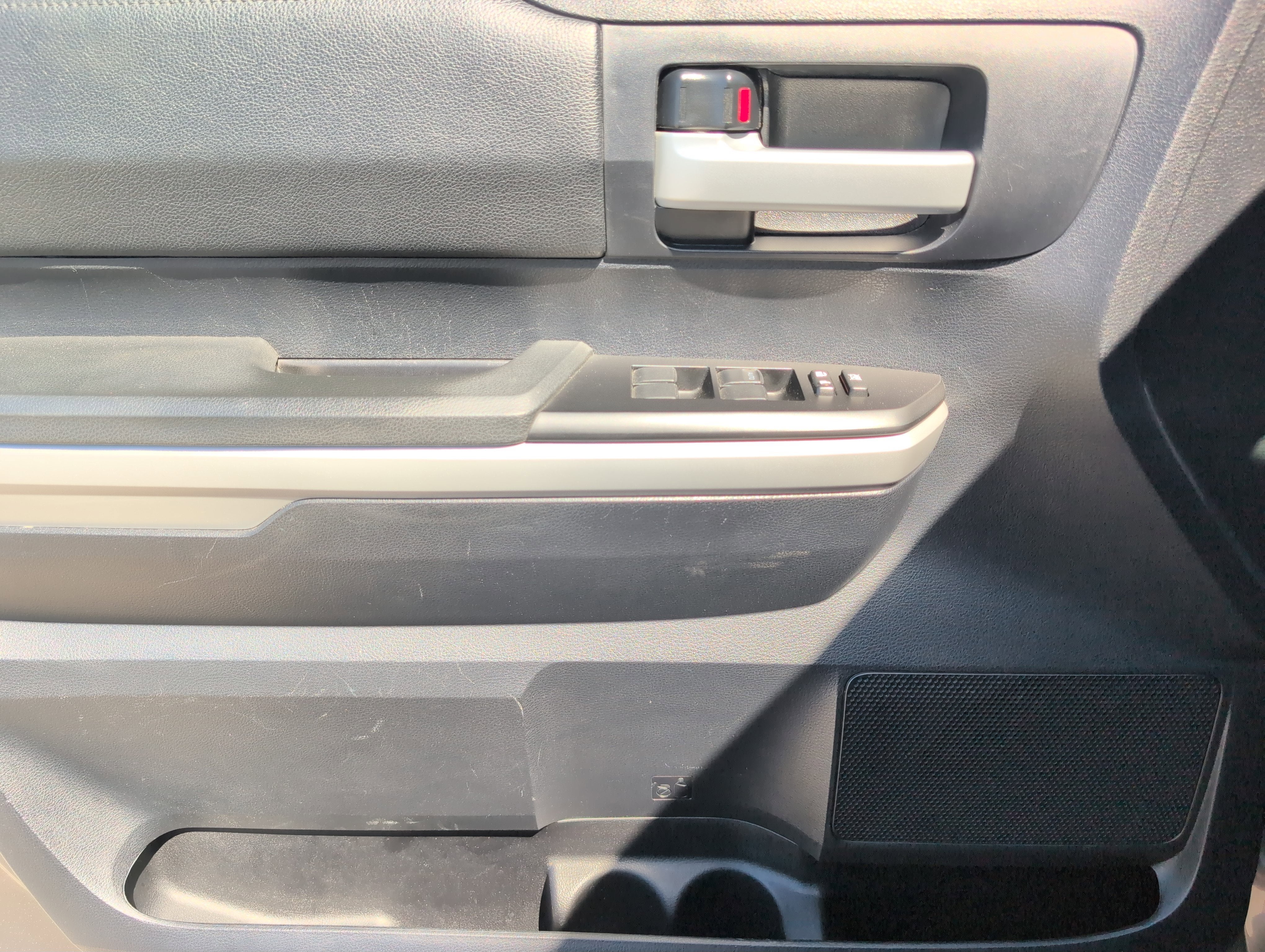 2018 Toyota Tundra SR5 5.7L V8